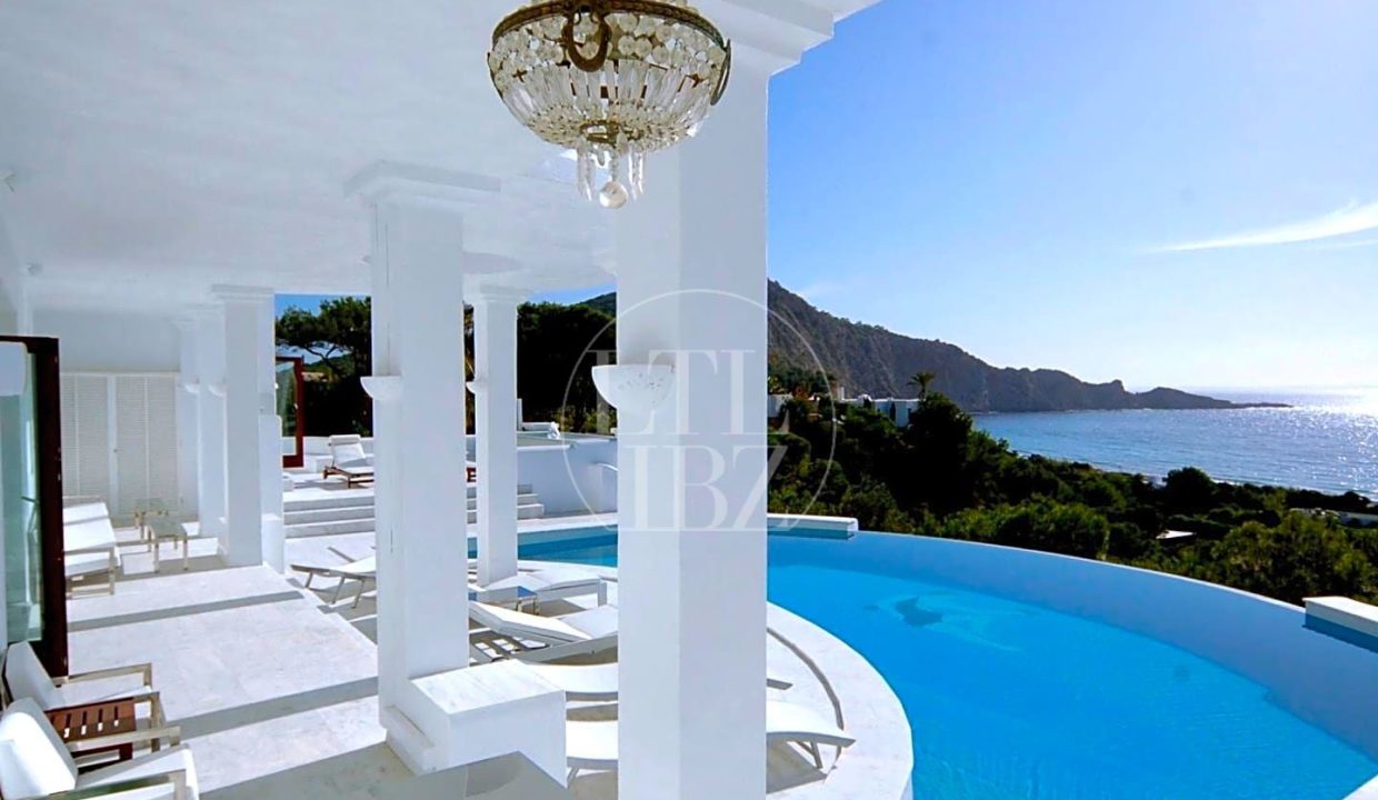 Luxury paradisiac villa