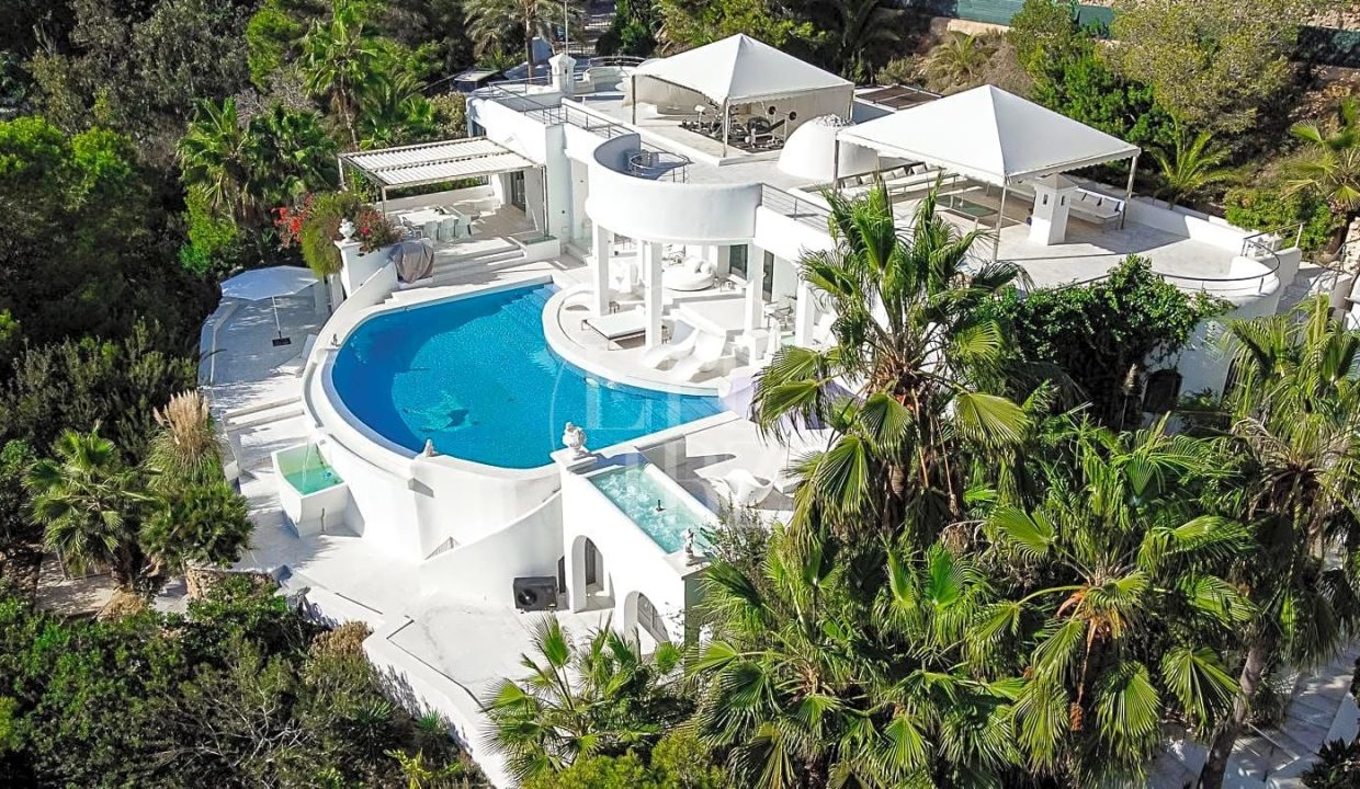 Luxury paradisiac villa