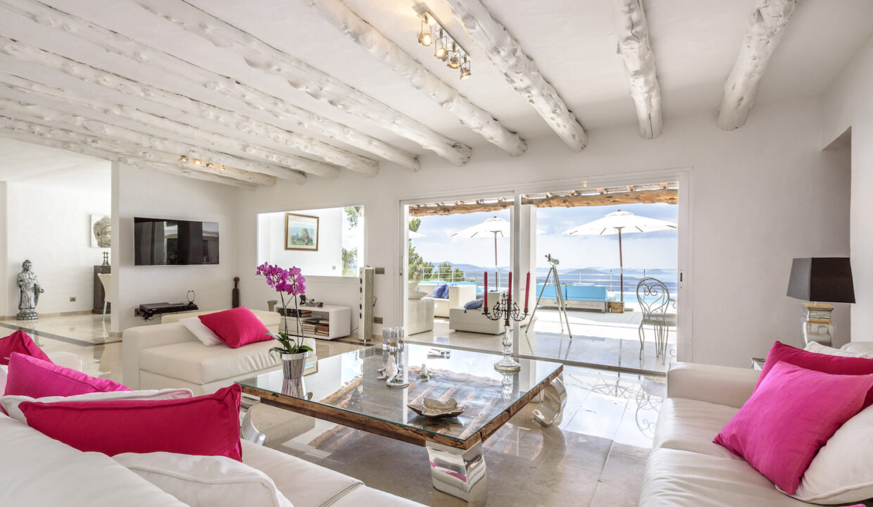 Stunning Villa in Es Cubells