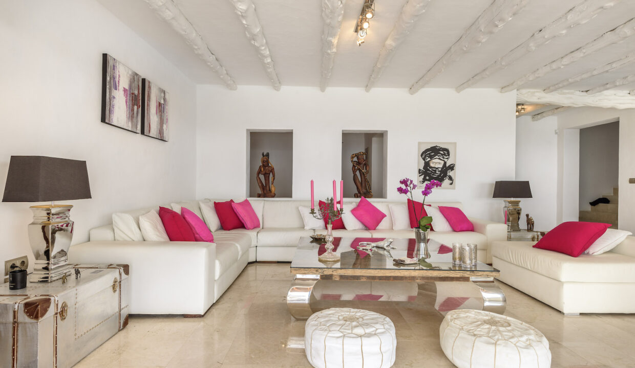 Stunning Villa in Es Cubells