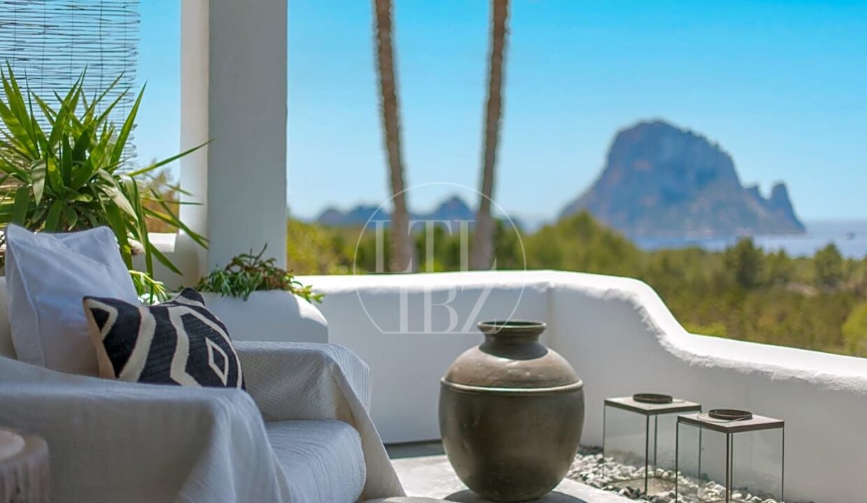 villa with stunning view over es vedra