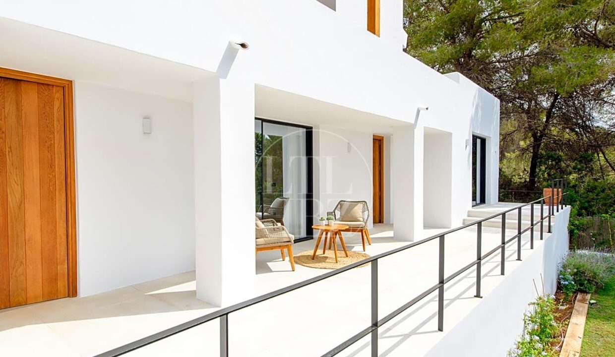 Stunning villa in Es Cubells