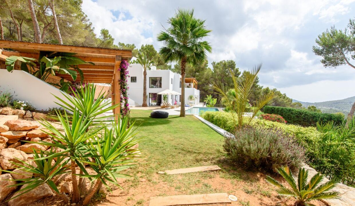 Stunning villa in Es Cubells