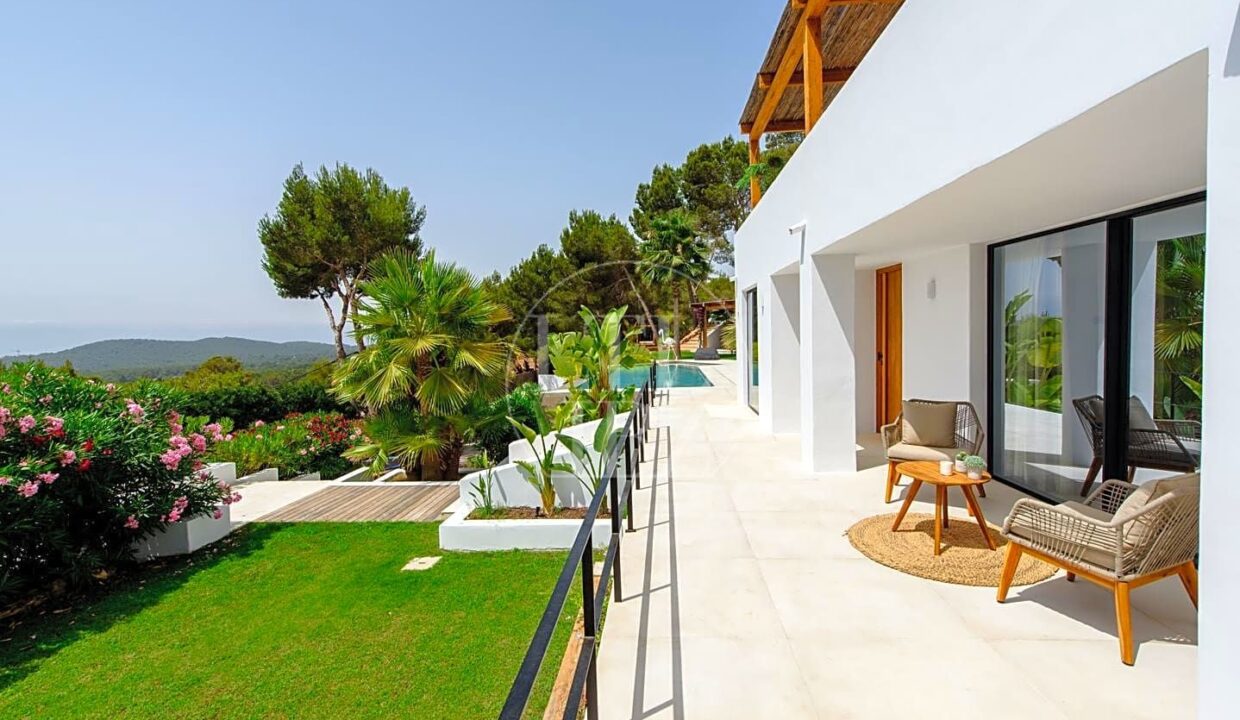 Stunning villa in Es Cubells