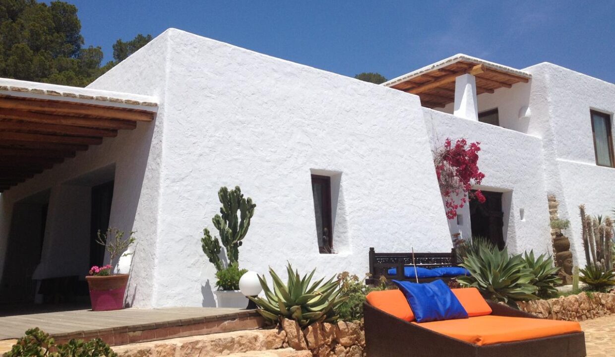 Beautiful 500 years-old finca for rent