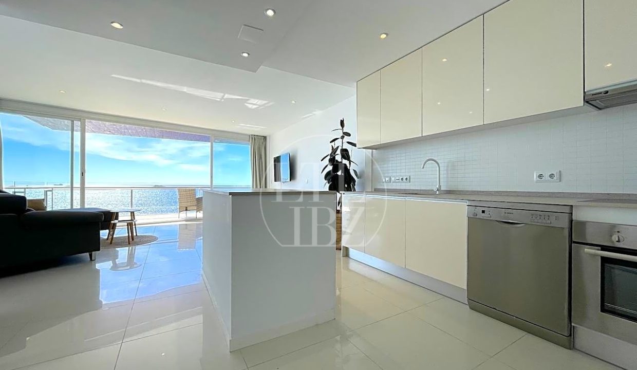 First Line Apartment in Playa d'en Bossa