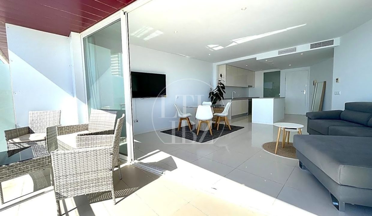 First Line Apartment in Playa d'en Bossa