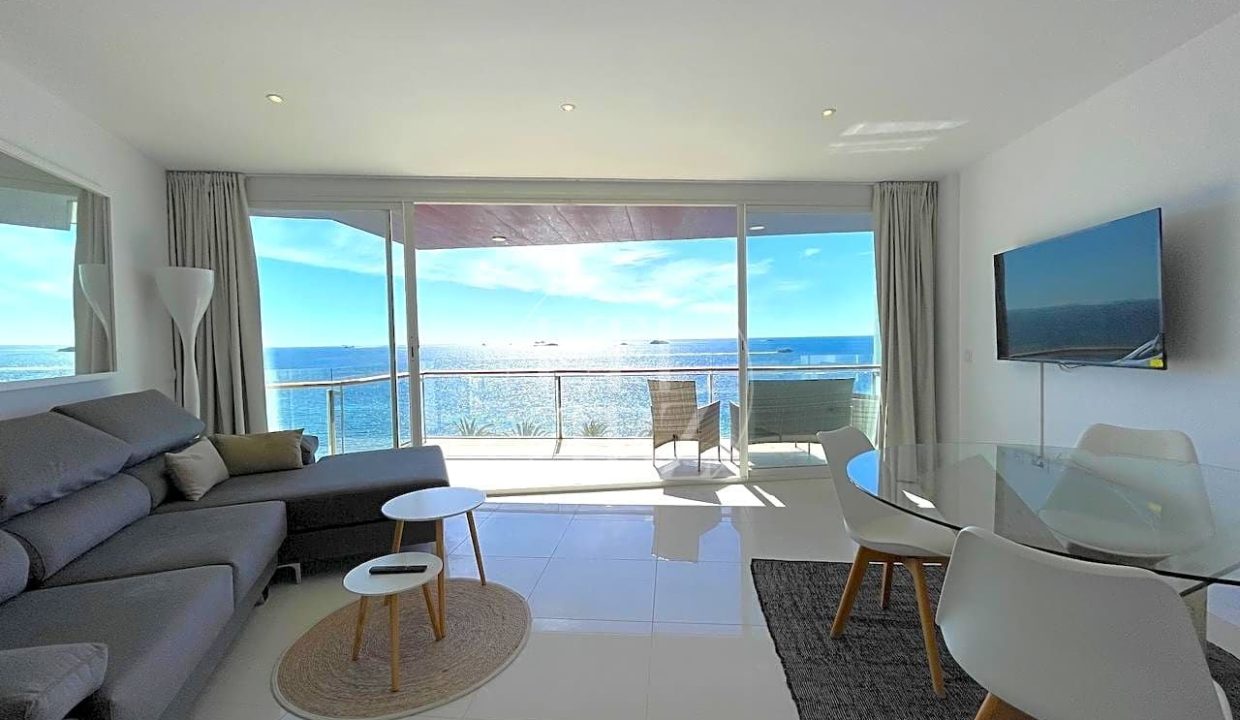 First Line Apartment in Playa d'en Bossa