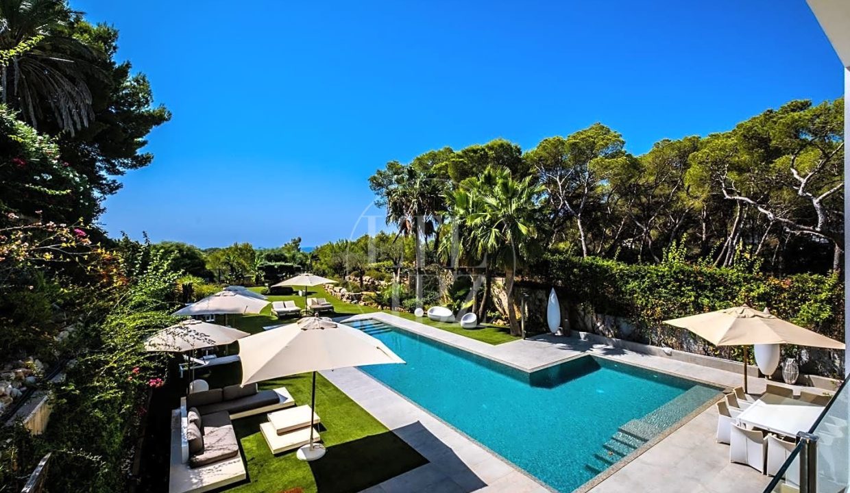 Modern Villa in Cap Martinet