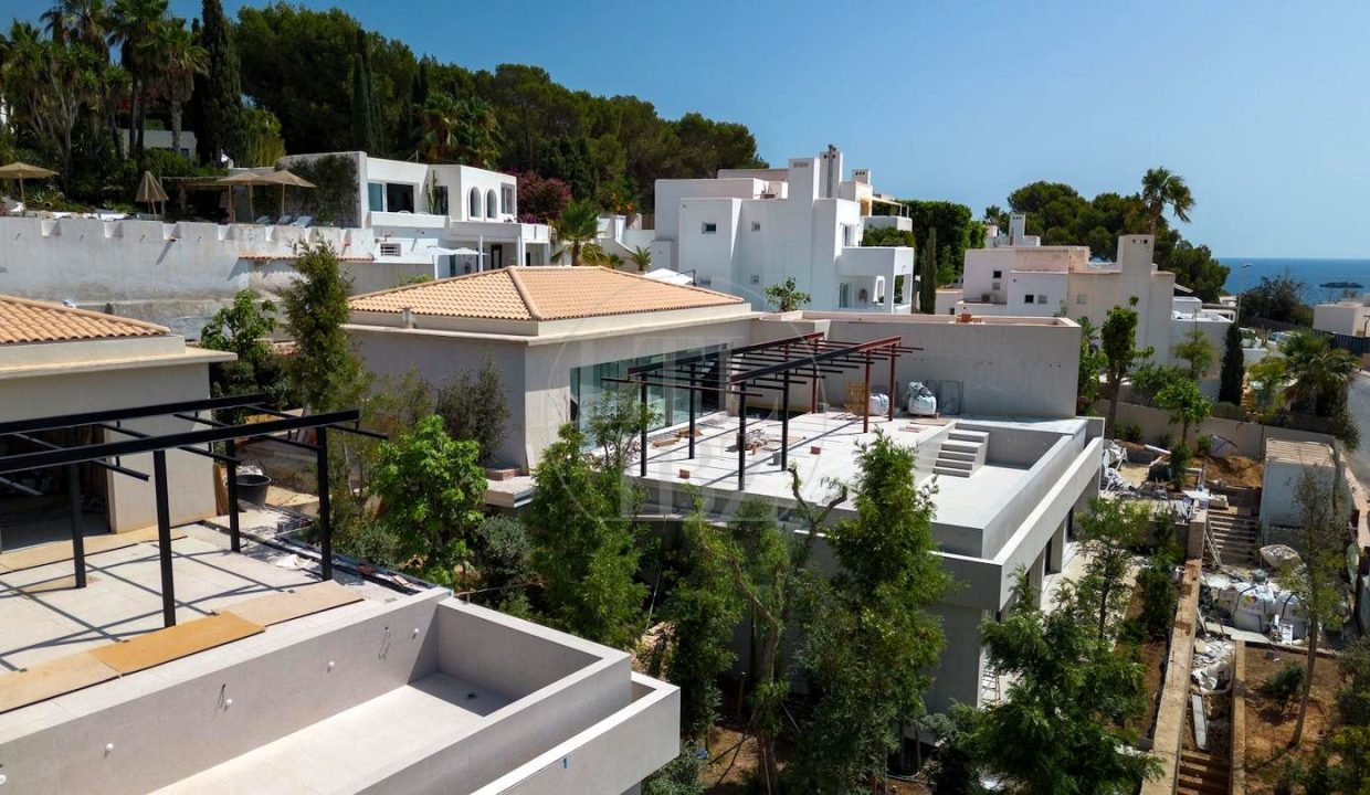 Newly built villas in Cap Martinet