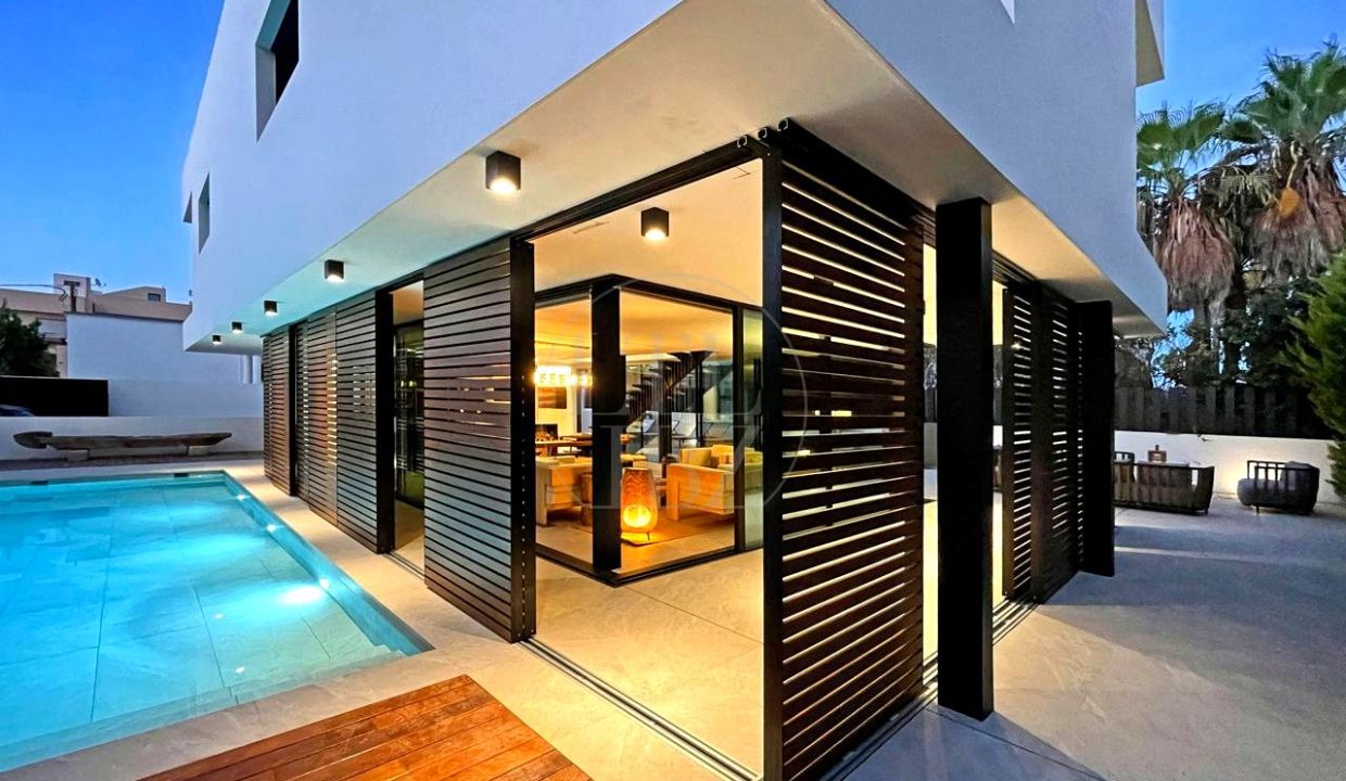 Modern house for sale