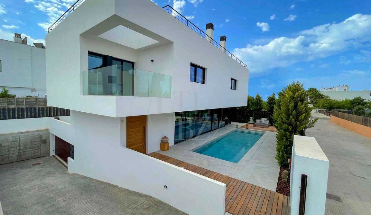 Modern house for sale